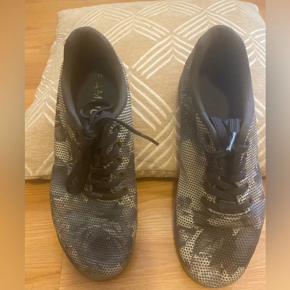 NOBULL UNISEX SNEAKERS Green CAMO SIZE Mens 6 OR Women’s 6.5 LACEUP Trainers